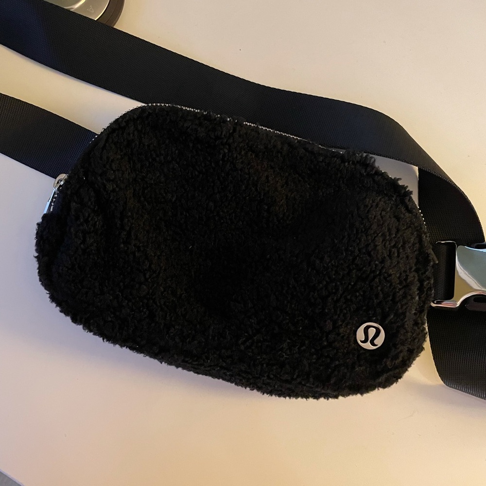 lululemon fleece everywhere belt bag